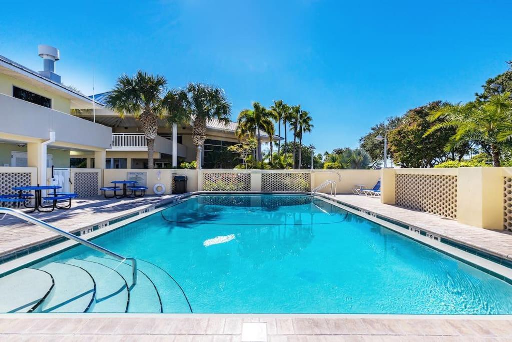 Your Stay On The Bay! Ruskin Exterior photo